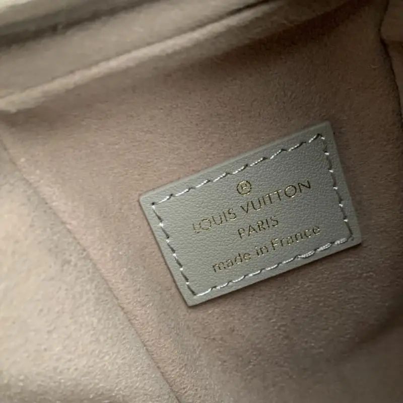 M25072 21x14x6cm High Quality Bags - Image 8