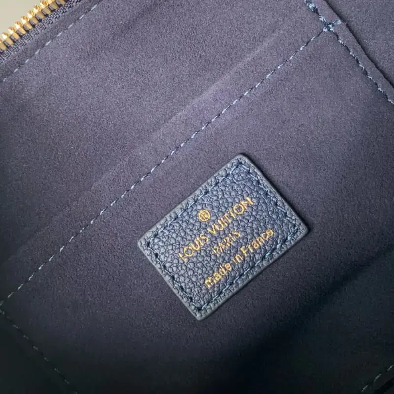 M47048 20.5x13.5x12cm High Quality Bags - Image 8