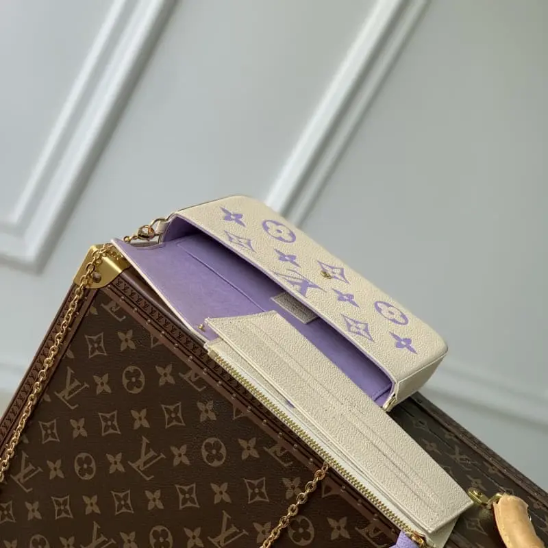 M69977 S1 21x12x3cm High Quality Bags - Image 8