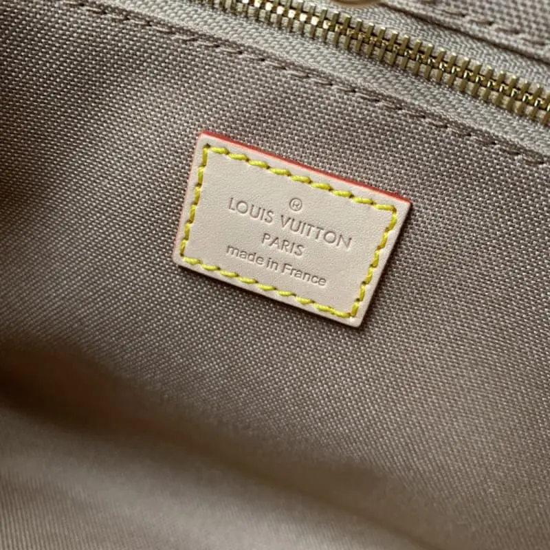 M24533 25x19x11.5cm High Quality Bags - Image 8