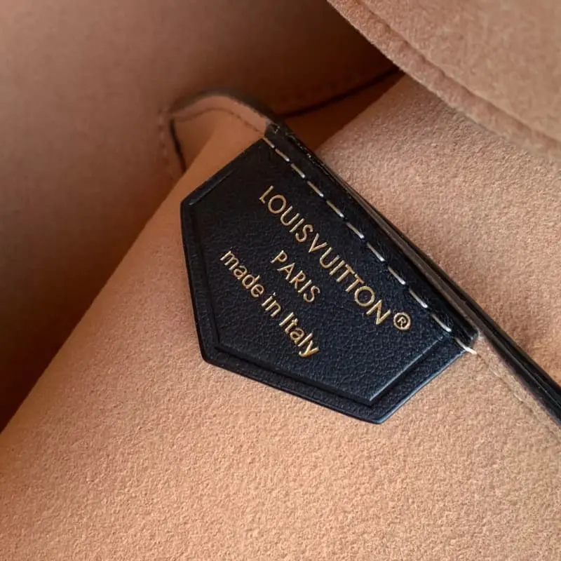 M13843 16x21x21cm High Quality Bags - Image 8