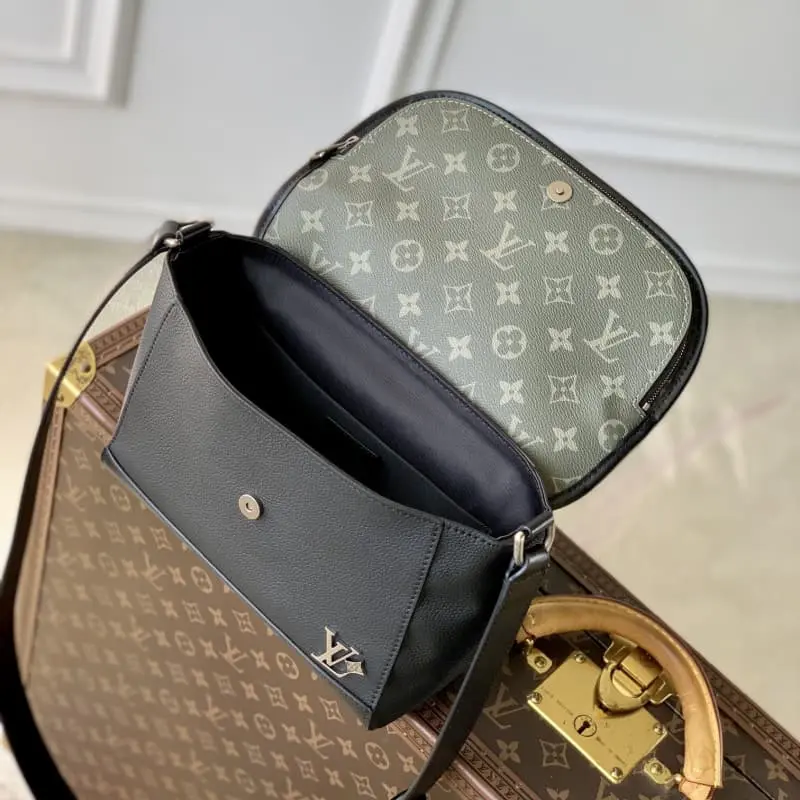 M12615 17x11x26.6cm High Quality Bags - Image 8