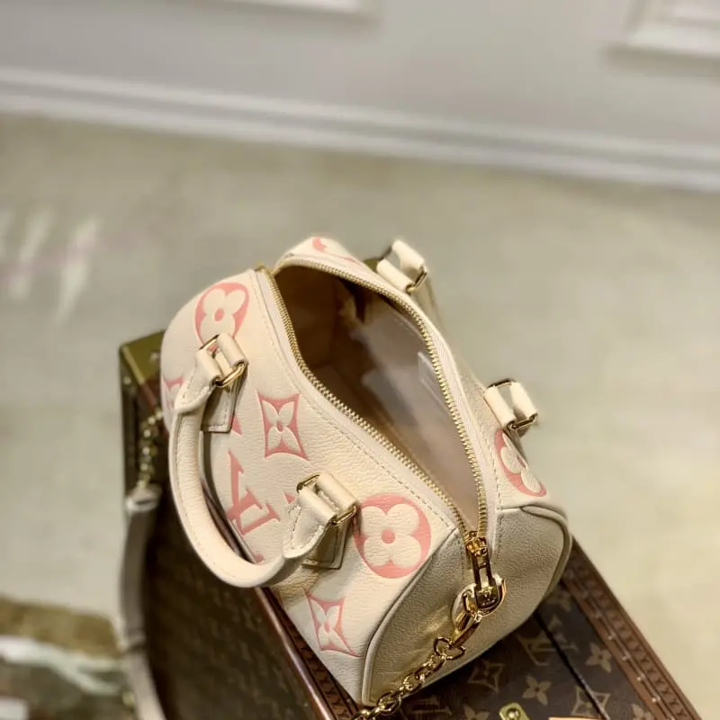 M46397 20.5x13.5x12cm High Quality Bags - Image 8