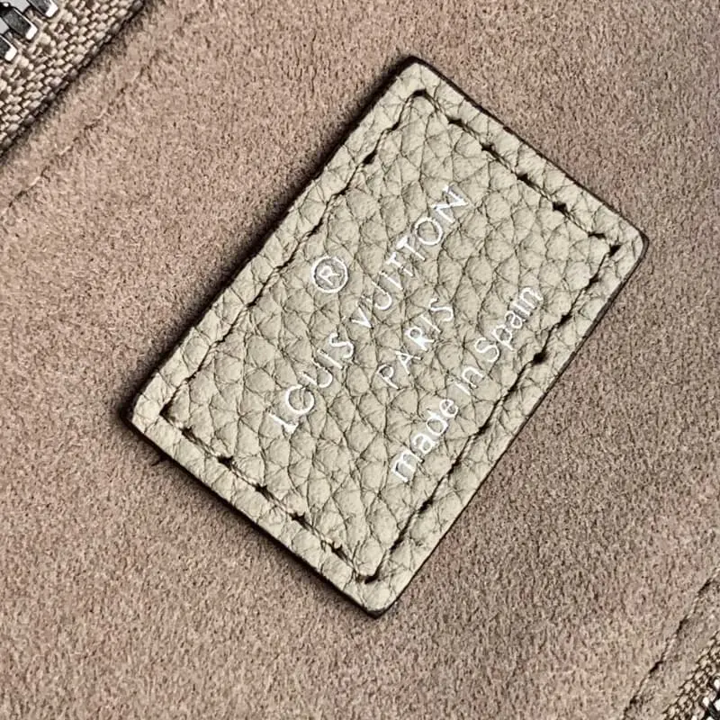 M56084 32x26x17cm High Quality Bags - Image 7