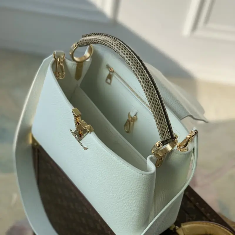 M56399 31.5x20x11cm High Quality Bags - Image 8