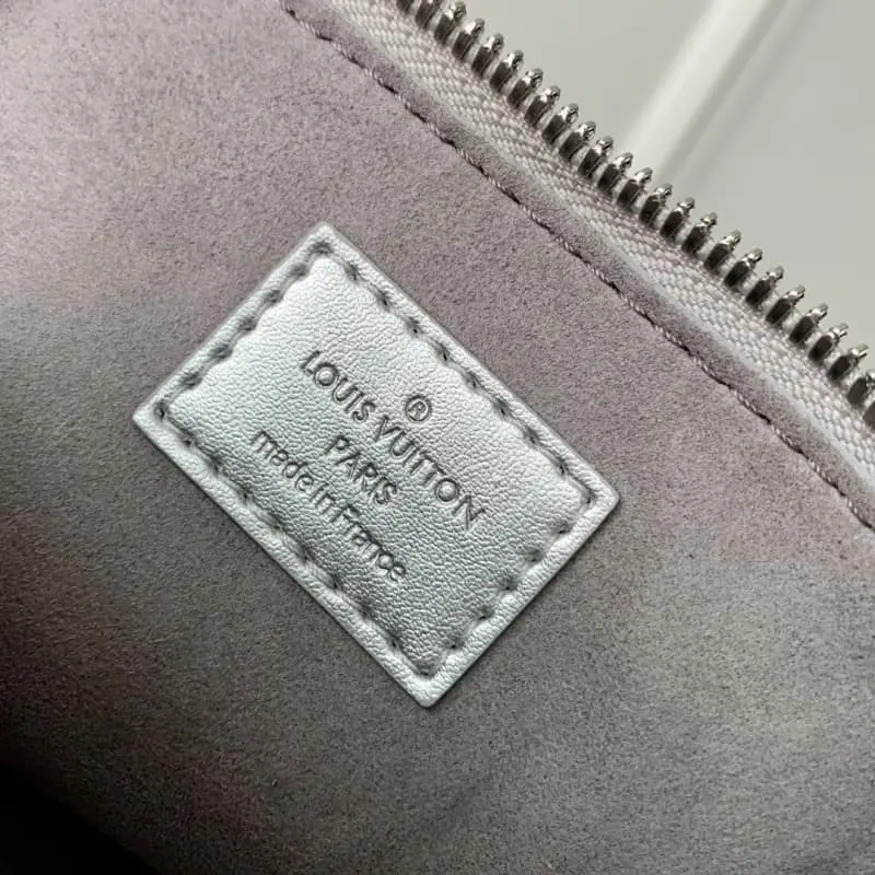 M81945 Silver 18x12x8cm High Quality Bags - Image 8