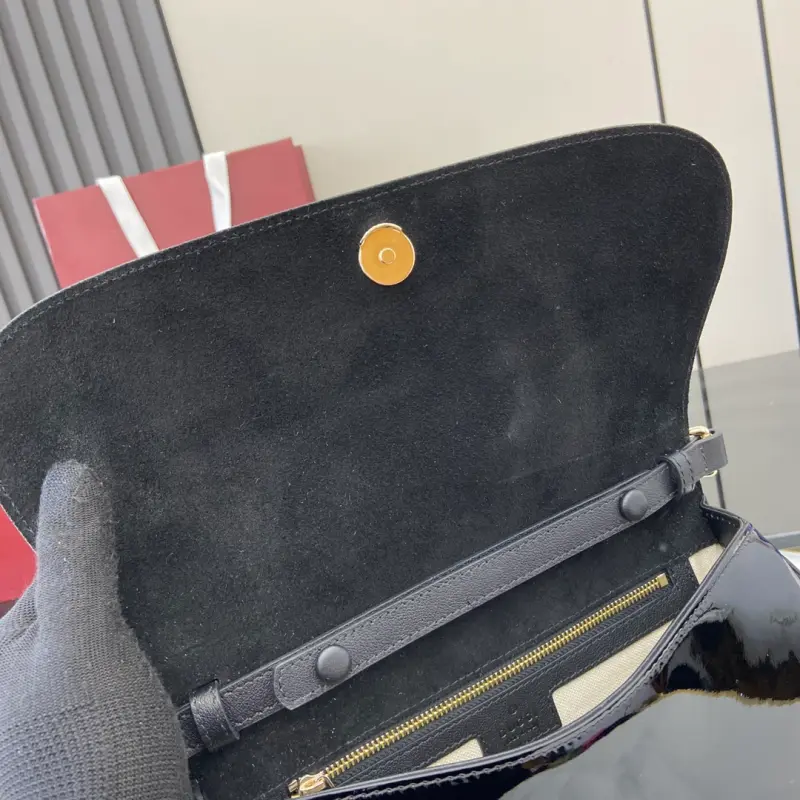 814952 CM 1 High-Quality Bags - Image 8