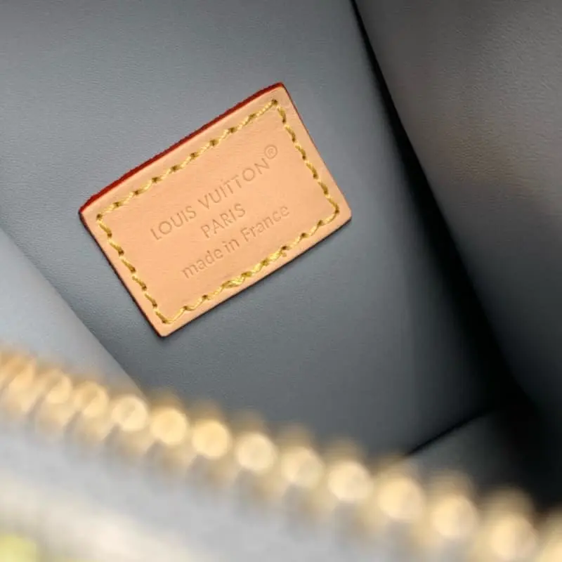 M13285 16x8.5x23.5cm High Quality Bags - Image 8