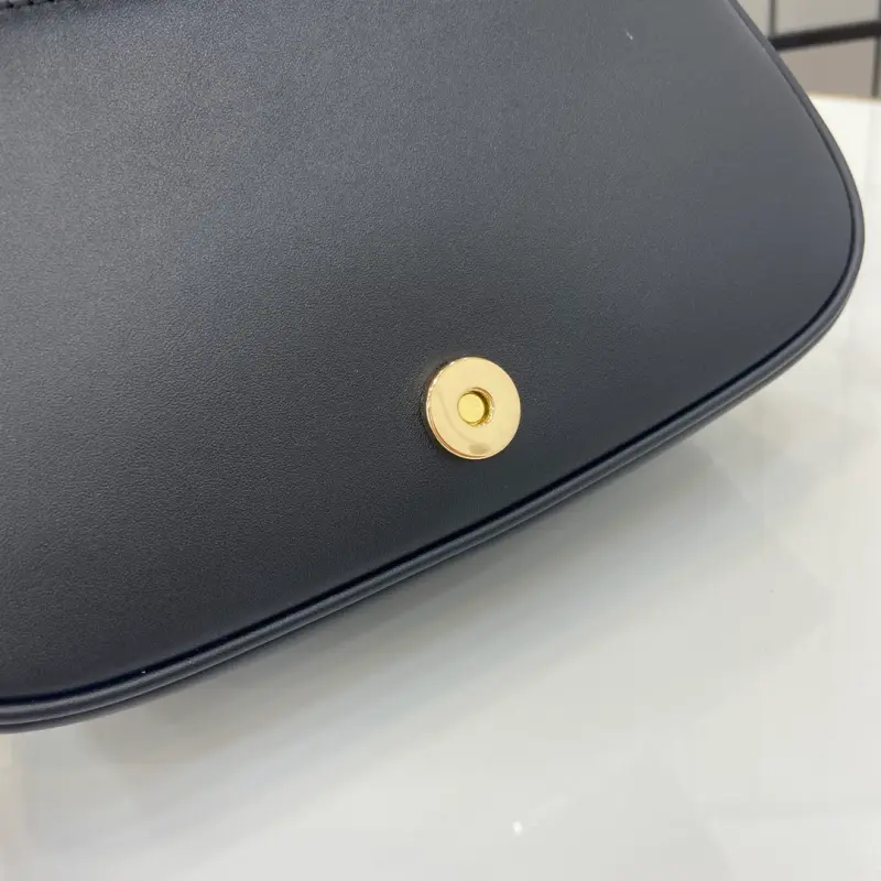 815700 CM 1 High-Quality Bags - Image 11