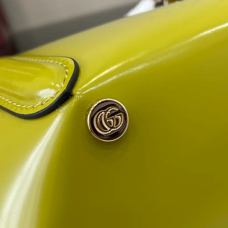 805832 CM 4 High-Quality Bags - Image 8