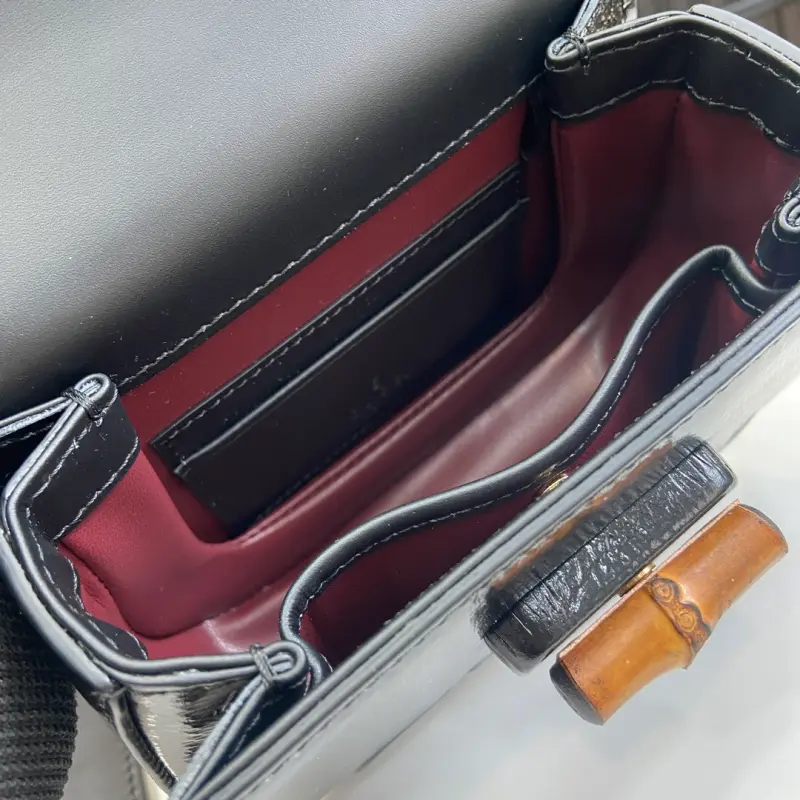 786482 CM 4 High-Quality Bags - Image 8