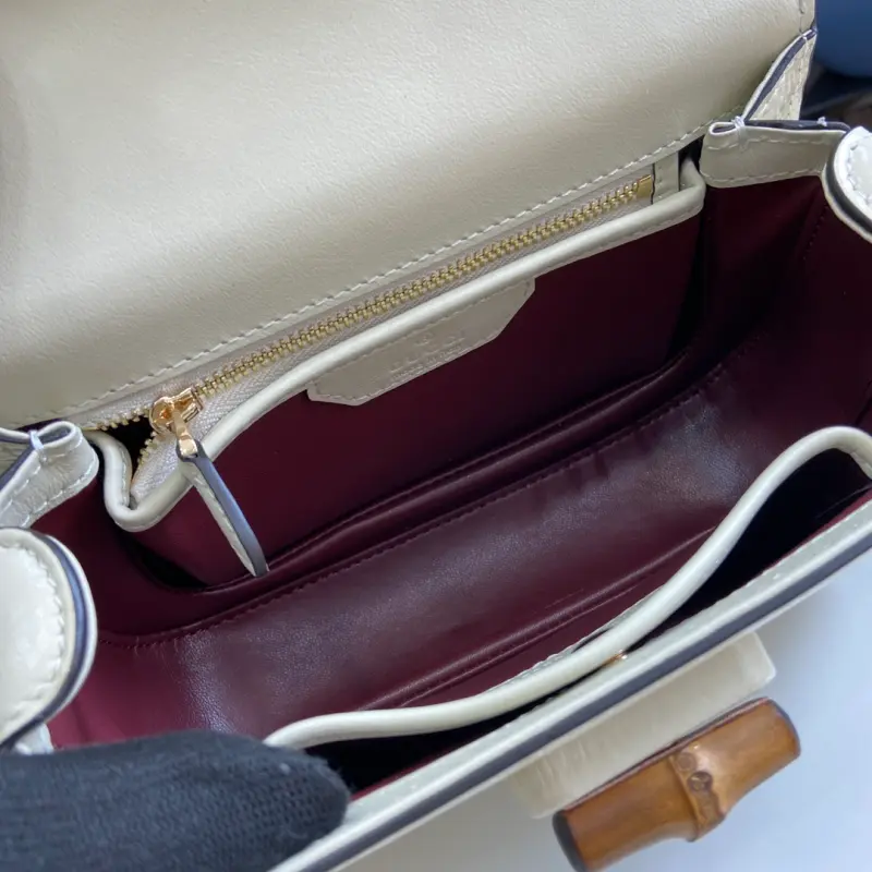 675797 CM 7 High-Quality Bags - Image 8