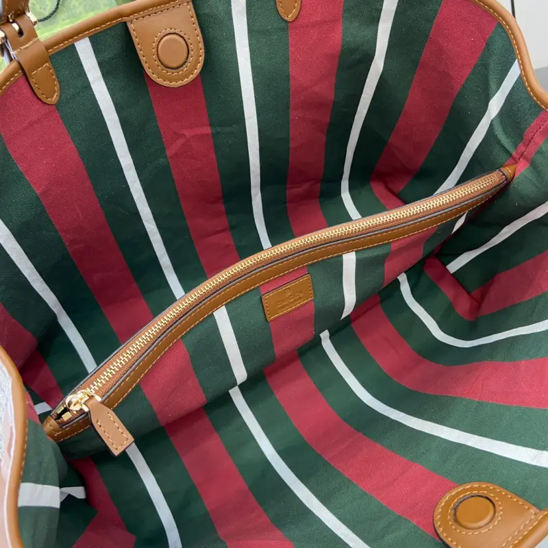 815213 CM 4 High-Quality Bags - Image 8