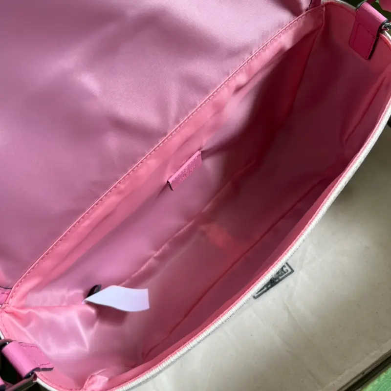 664143 CM 4 High-Quality Bags - Image 8