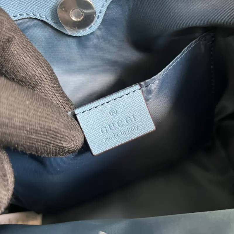 410812 CM 4 High-Quality Bags - Image 8