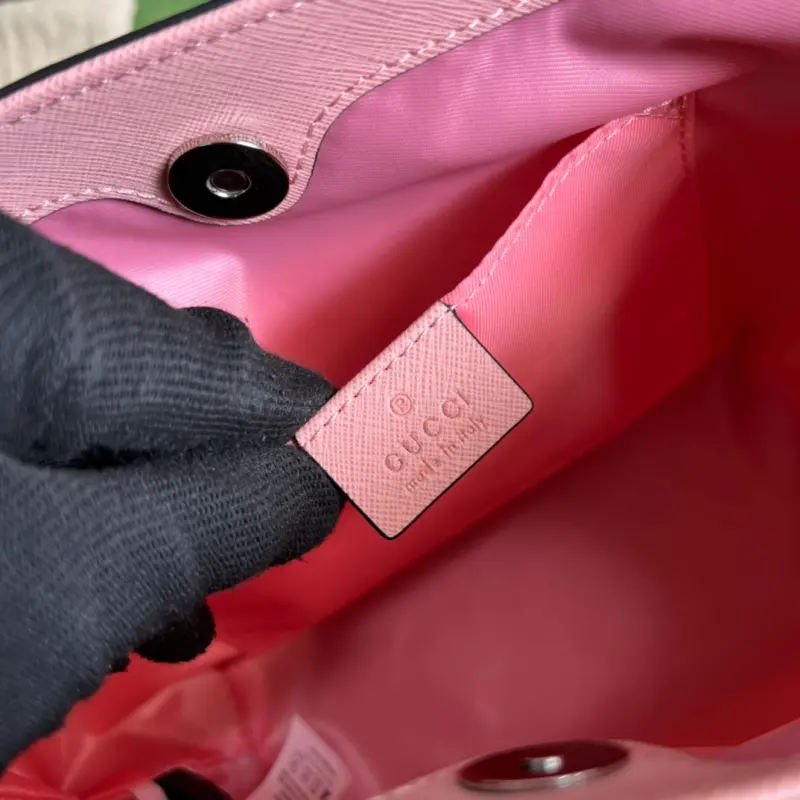 410812 CM 6 High-Quality Bags - Image 8