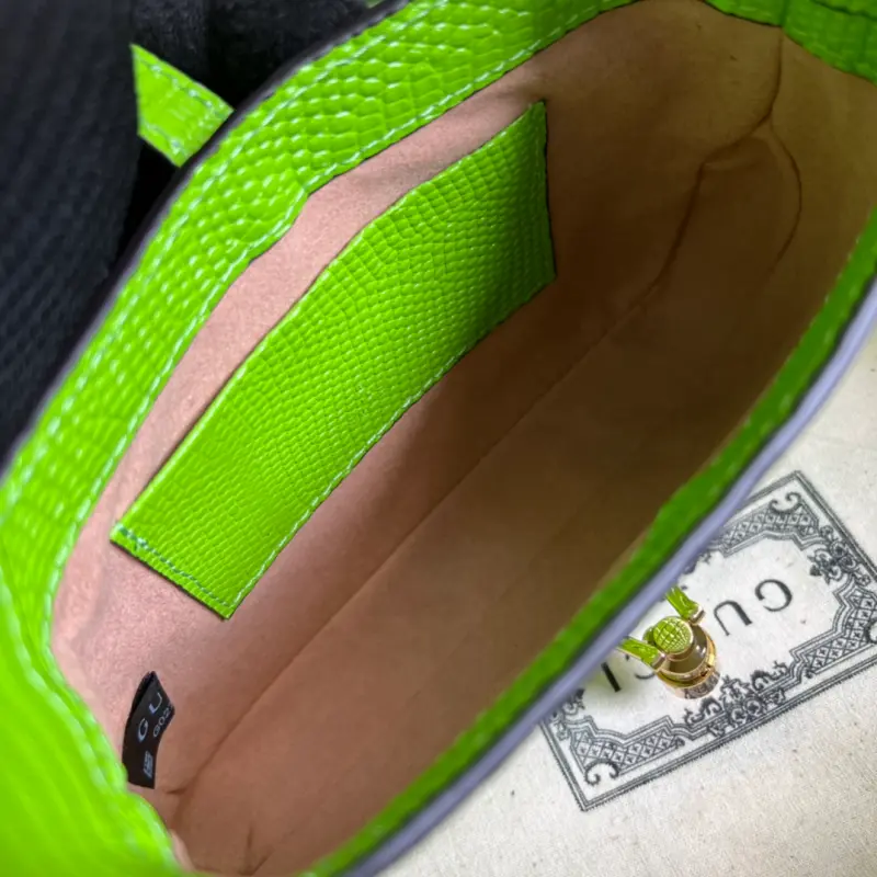 675799 CM 4 High-Quality Bags - Image 8