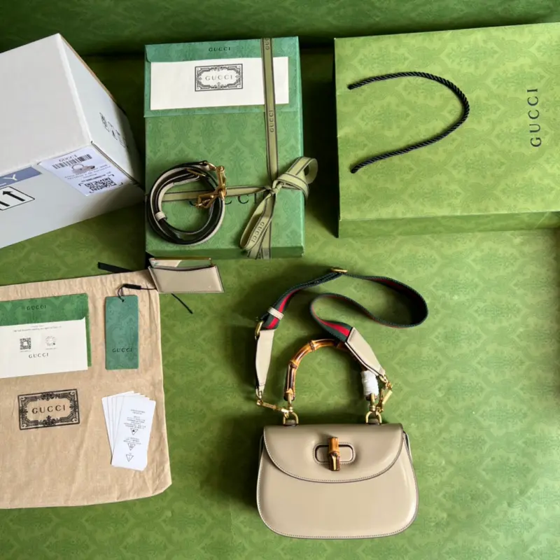 675797 CM 17 High-Quality Bags - Image 8