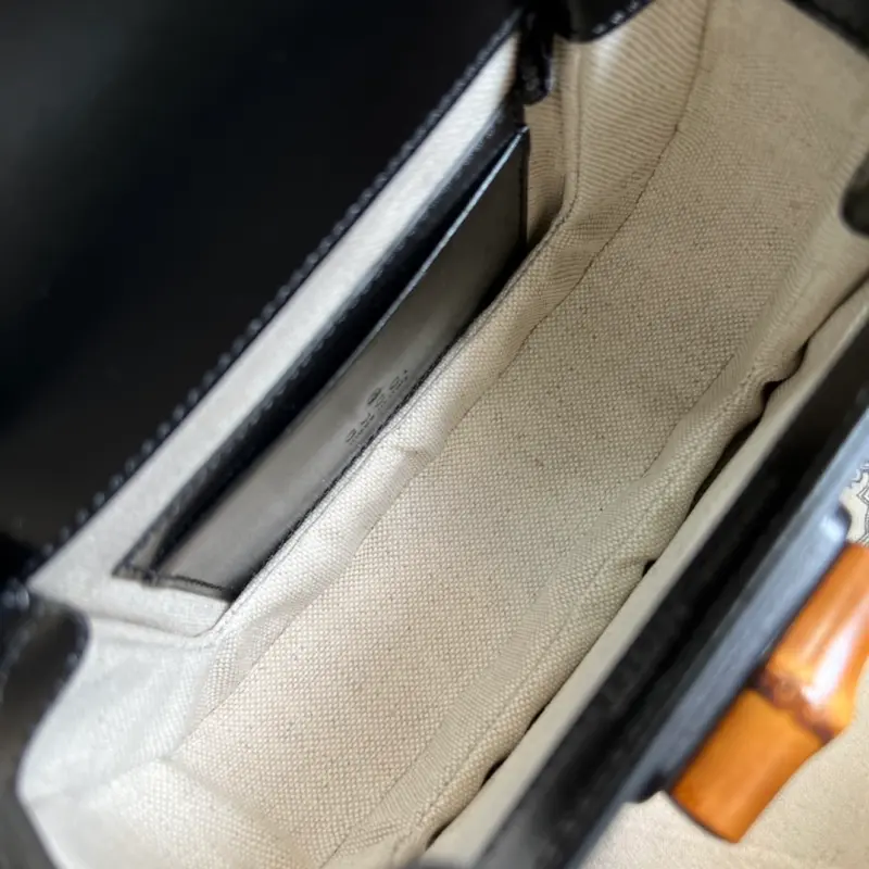 686864 CM 3 High-Quality Bags - Image 8