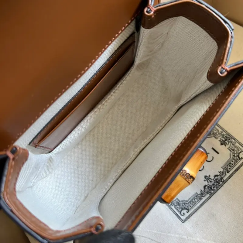 686864 CM 8 High-Quality Bags - Image 8