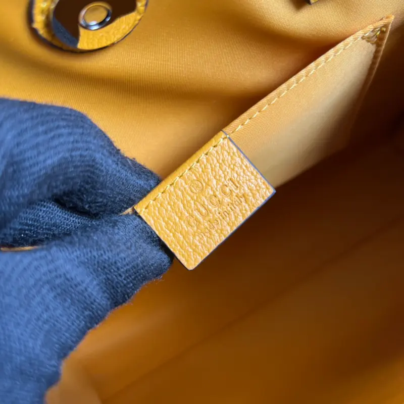 705042 CM 1 High-Quality Bags - Image 8