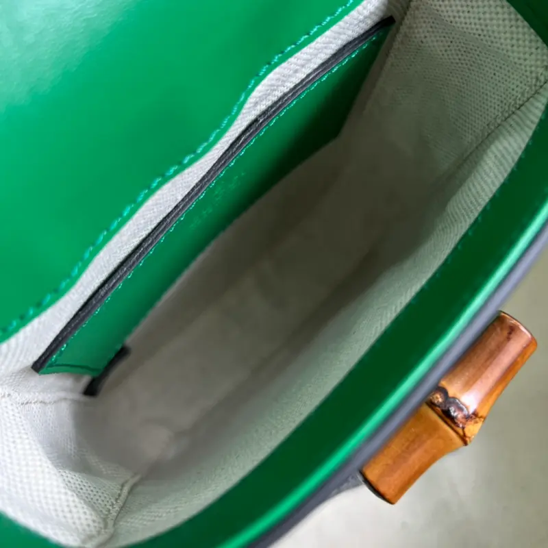 702106 CM 4 High-Quality Bags - Image 8