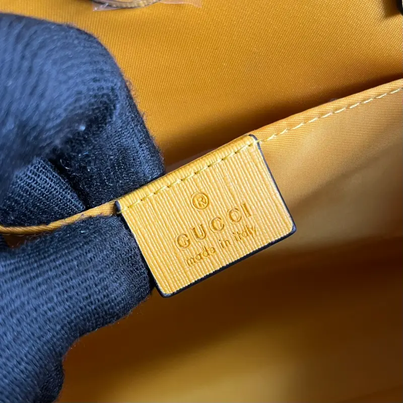 605614 CM 6 High-Quality Bags - Image 8