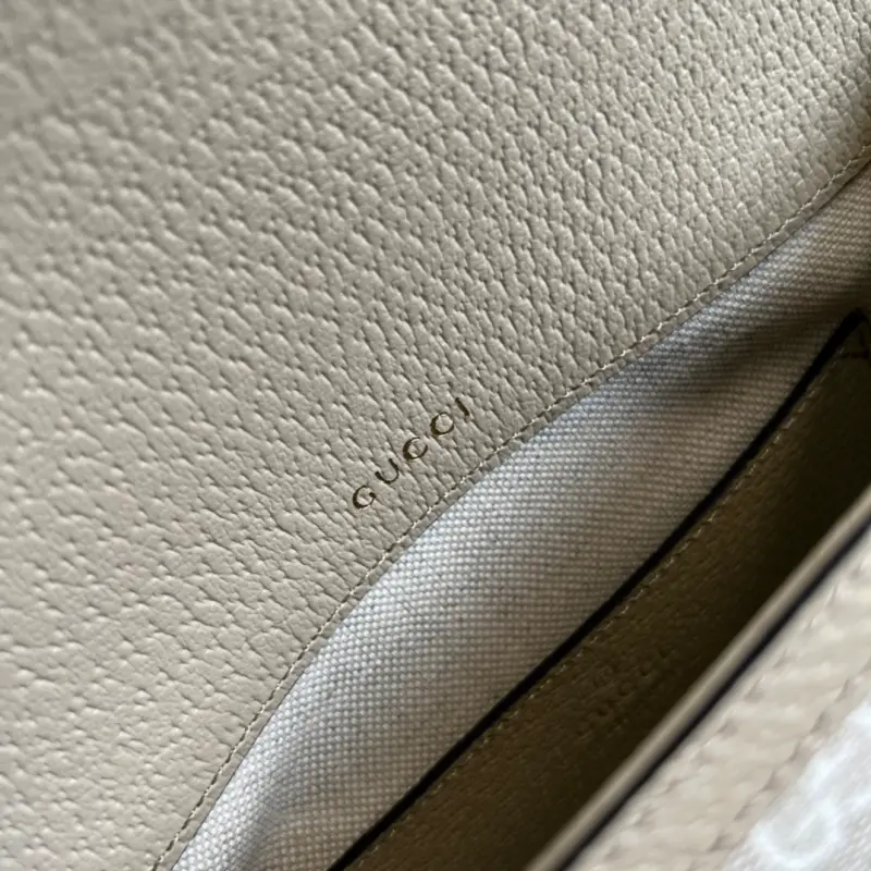 658574 CM 3 High-Quality Bags - Image 8