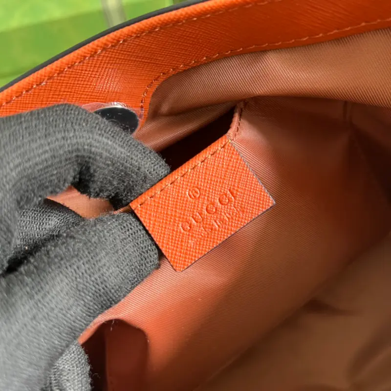 410812 CM 28 High-Quality Bags - Image 8