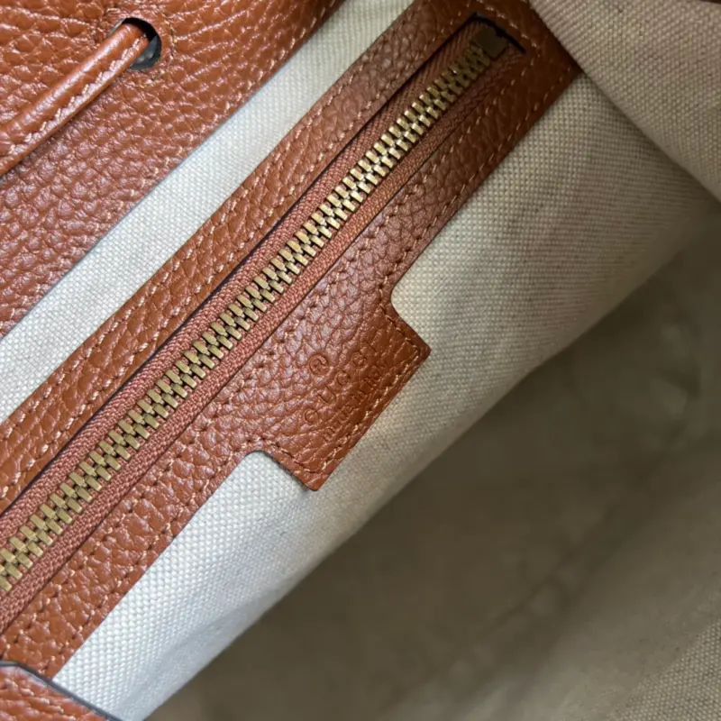 674147 CM 2 High-Quality Bags - Image 8