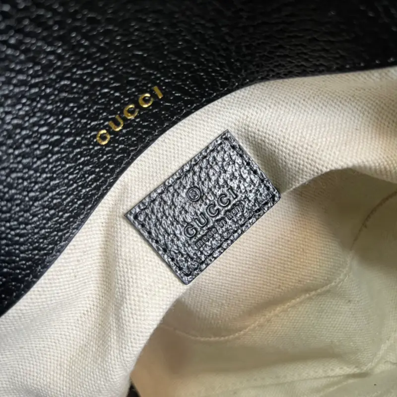 658574 CM 5 High-Quality Bags - Image 8