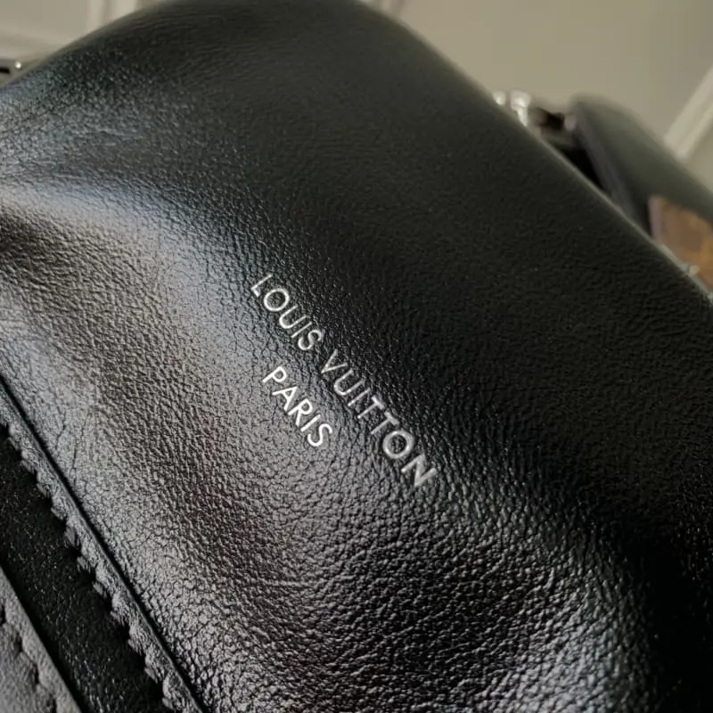 M12587 28x30x18cm High Quality Bags - Image 8