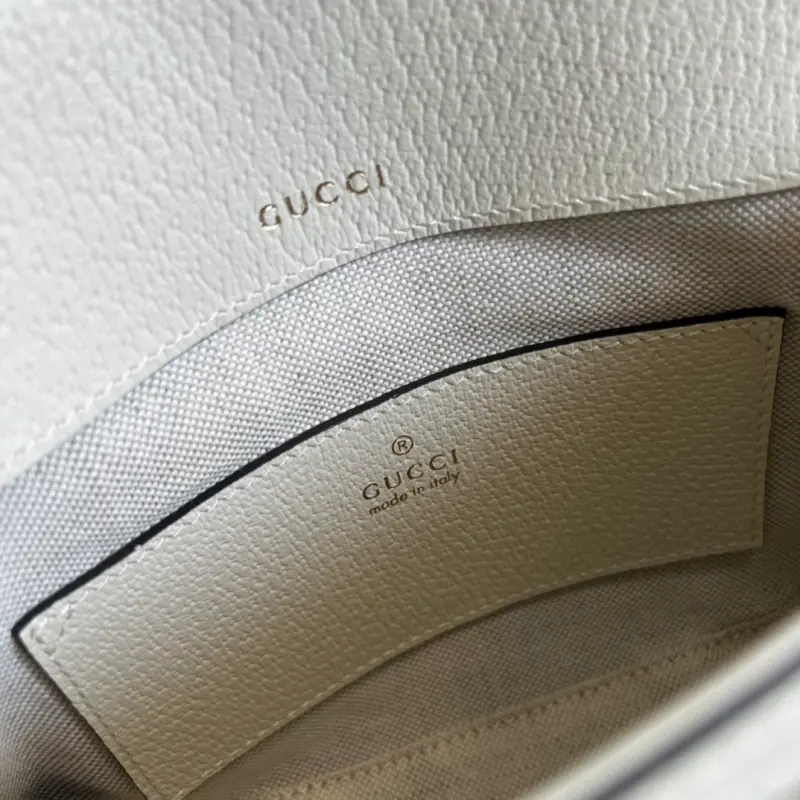 658574 CM 4 High-Quality Bags - Image 8