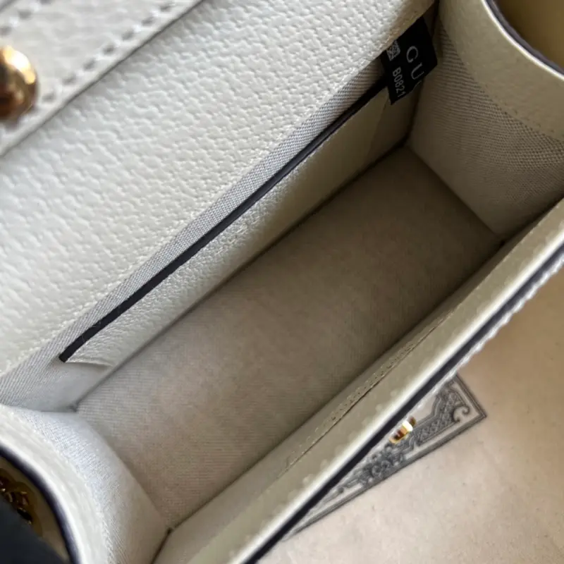 696180 CM 5 High-Quality Bags - Image 8