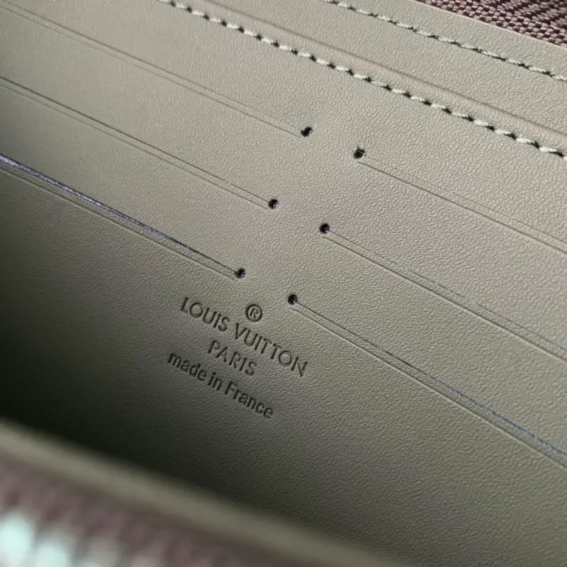 M80334 Green 21x2.5x10cm High Quality Bags - Image 8