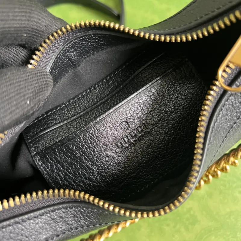 731817 CM 5 High-Quality Bags - Image 8