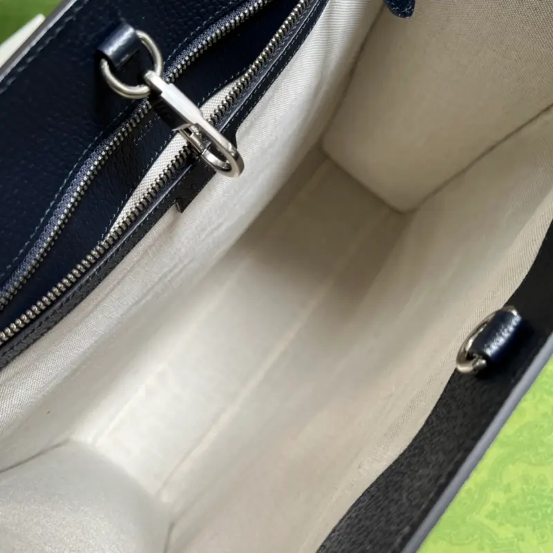 674155 CM 4 High-Quality Bags - Image 8