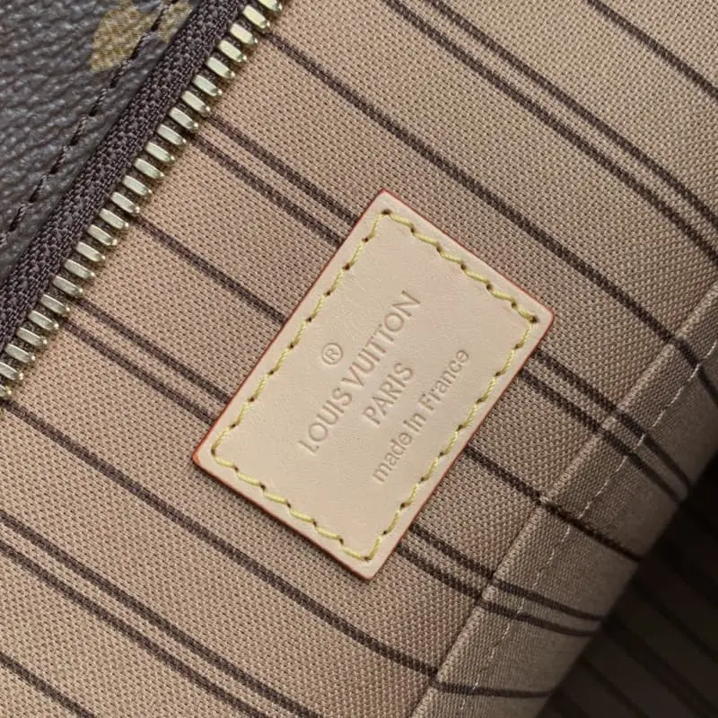 M47134 43x33x16cm High Quality Bags - Image 8