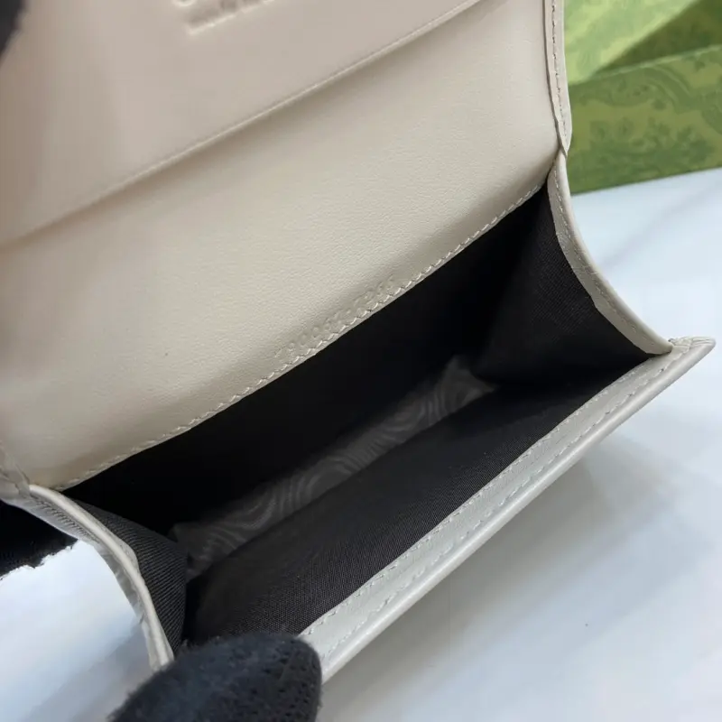 790067 CM 1 High-Quality Bags - Image 8