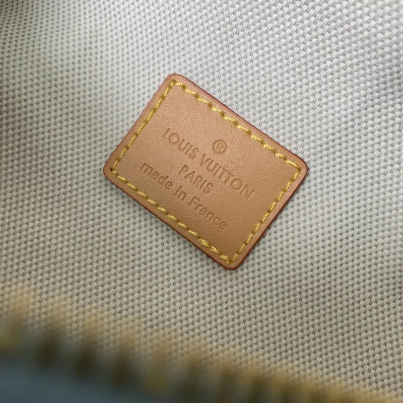 M24992 30x15x8cm High Quality Bags - Image 8