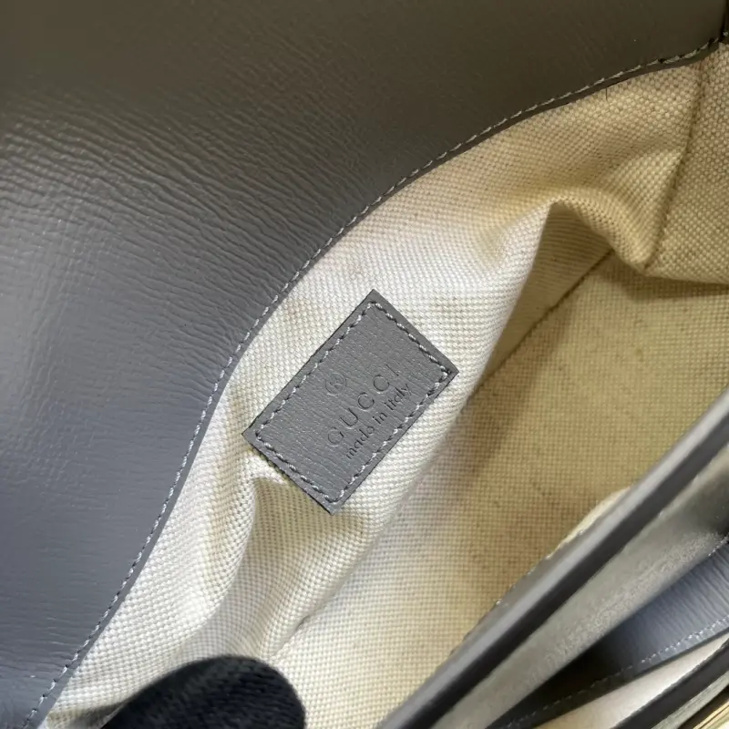 774209 CM 5 High-Quality Bags - Image 8