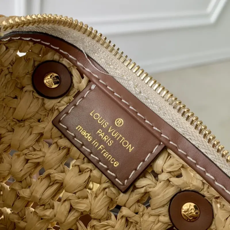 M83525 16x10x7.5cm High Quality Bags - Image 8