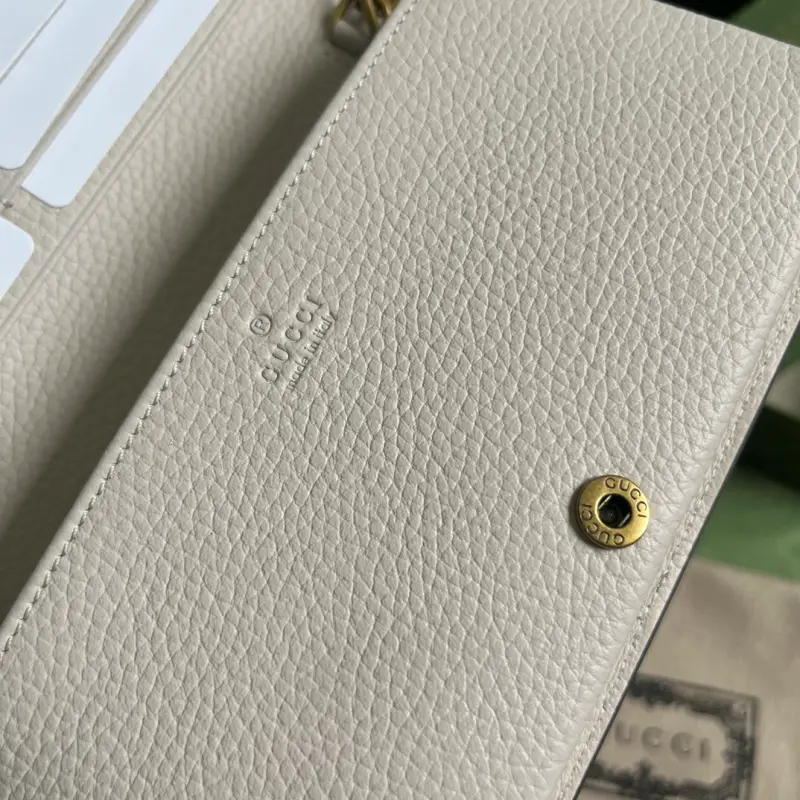 746056 CM 1 High-Quality Bags - Image 8