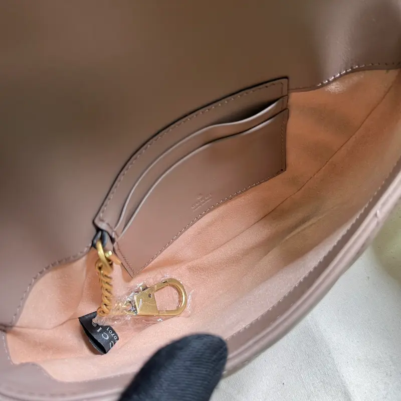 746431 CM 4 High-Quality Bags - Image 8