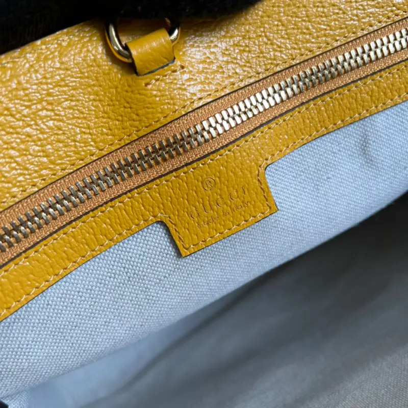 680956 CM 1 High-Quality Bags - Image 8