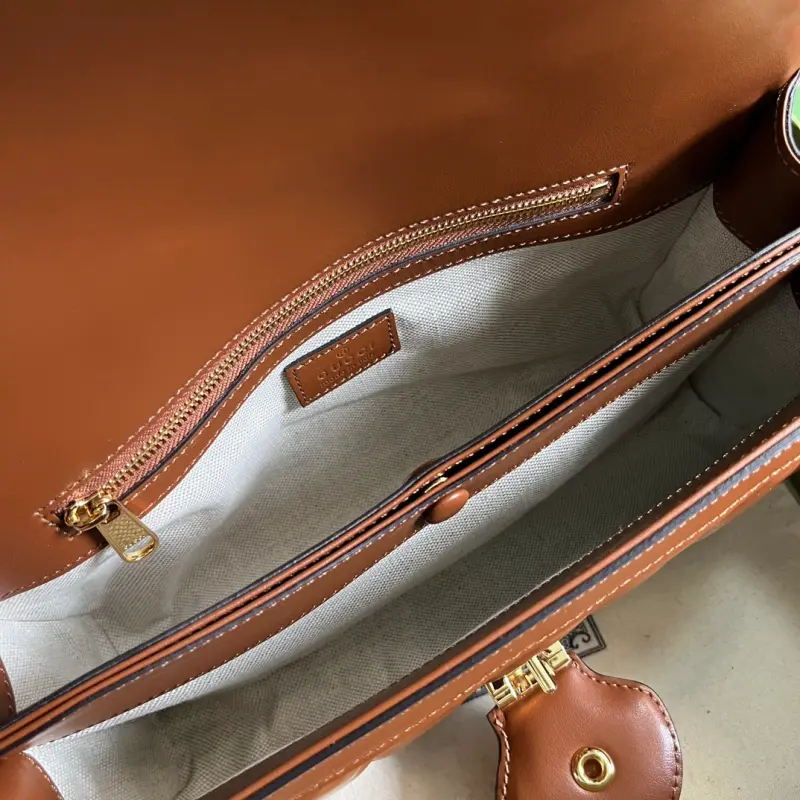 724529 CM 3 High-Quality Bags - Image 8