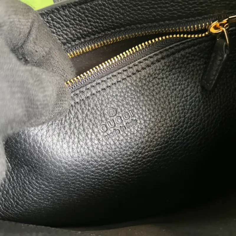 636709 CM 2 High-Quality Bags - Image 8