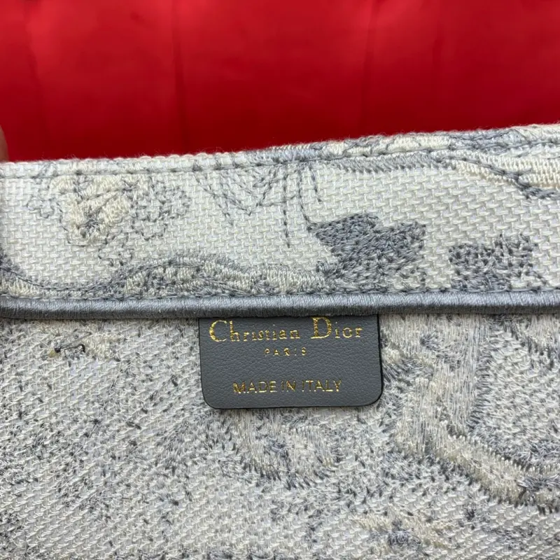 ML253 2 High Quality Bags - Image 8