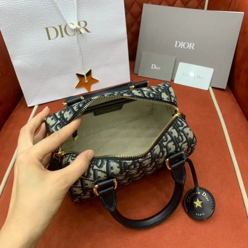 ML67 2 High Quality Bags - Image 8