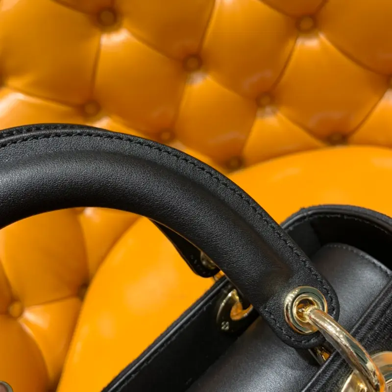 ML208 1 High Quality Bags - Image 8